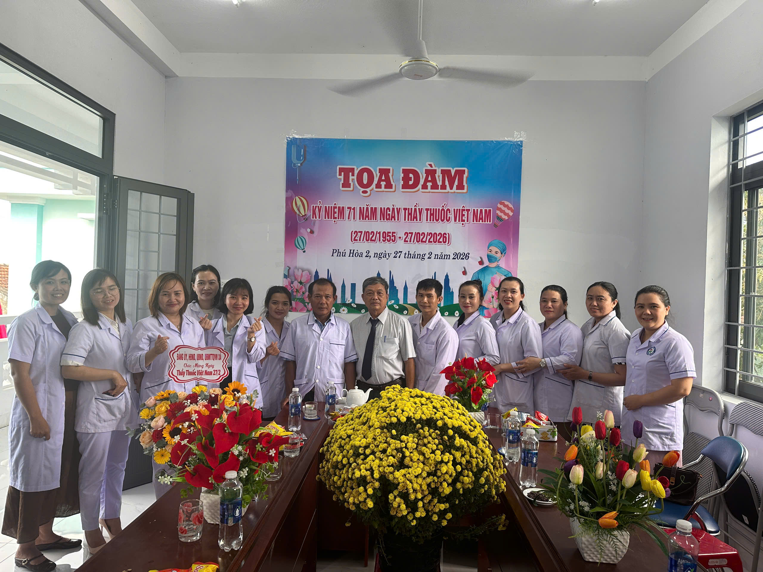 Thăm, chúc mừng Trạm Y tế nhân kỷ niệm 71 năm Ngày Thầy thuốc Việt Nam (27/2/1955-27/2/2026)